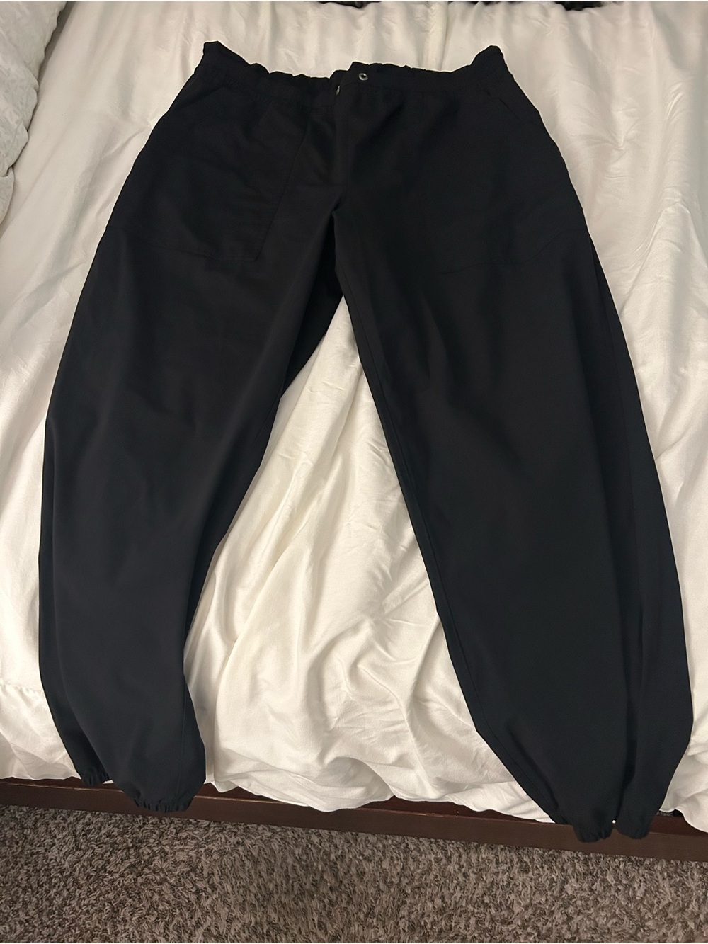 Vuori Black Track Joggers women’s large